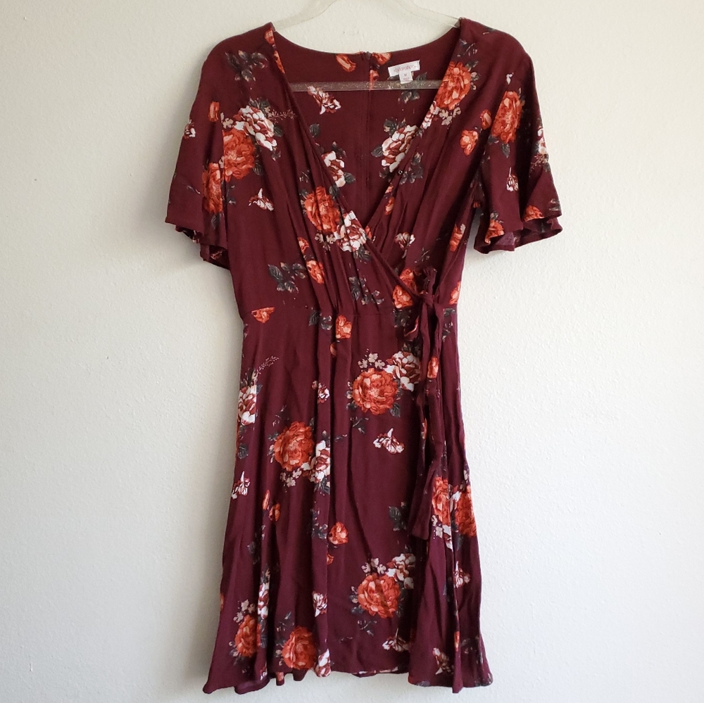 Flower print wrap dress size M